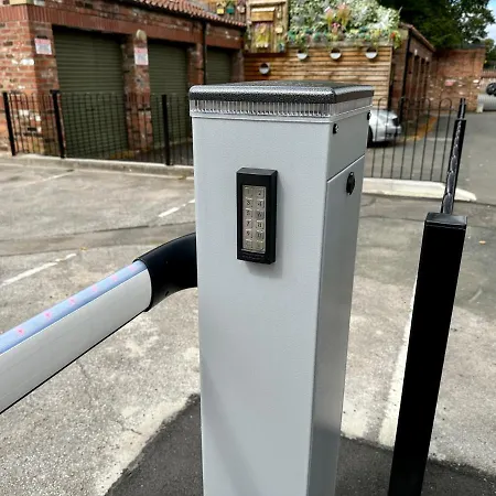 Fountain No 3 With Free Parking *