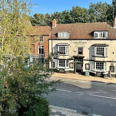 Fountain No 3 With Free Parking *