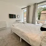 Fountain No 3 With Free Parking Apartment
