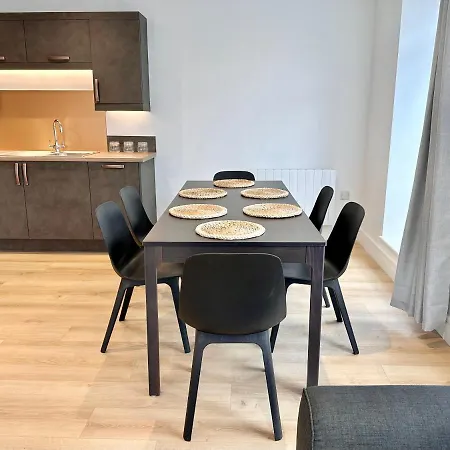 Fountain No 3 With Free Parking