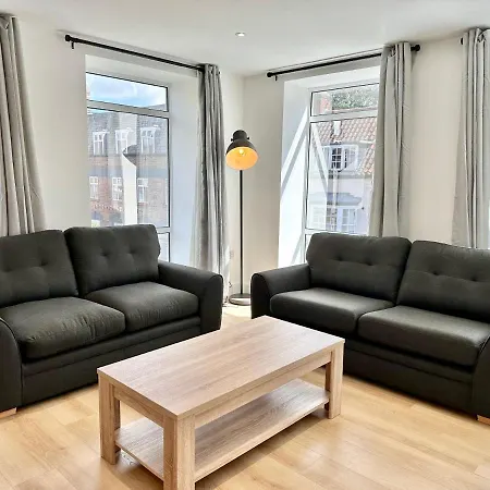 Fountain No 3 With Free Parking